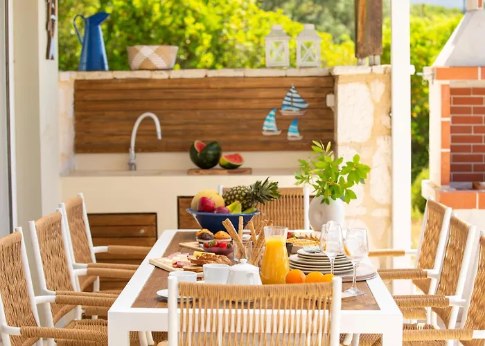 Apartament Ariel - Cozy Mediterranean Retreat